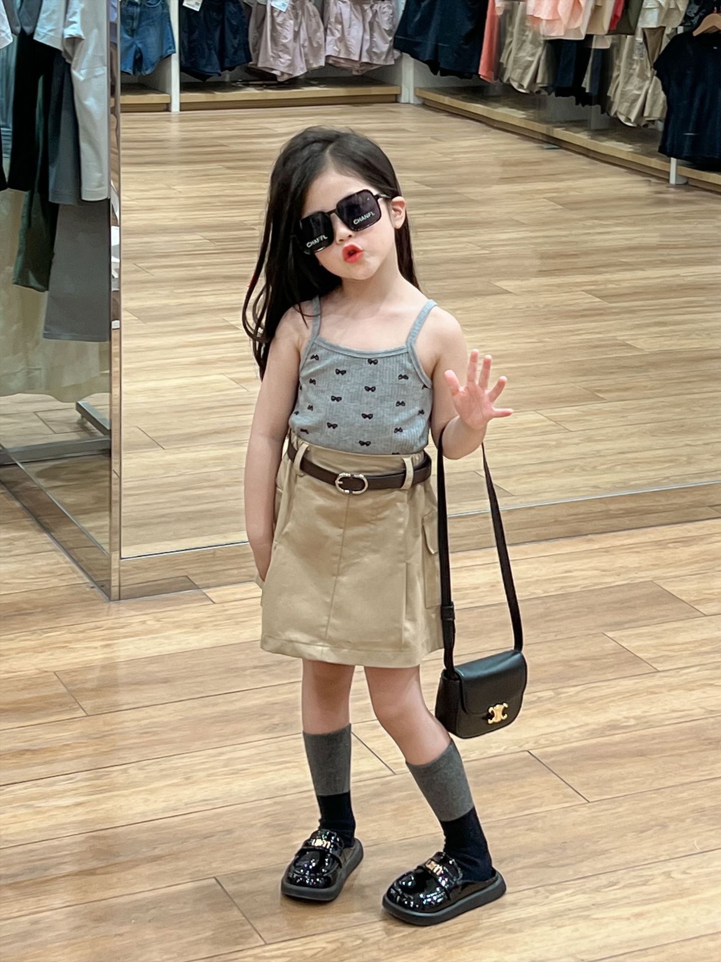 O1CN01VlAxwh28KD22Jg5Aj_!!1035