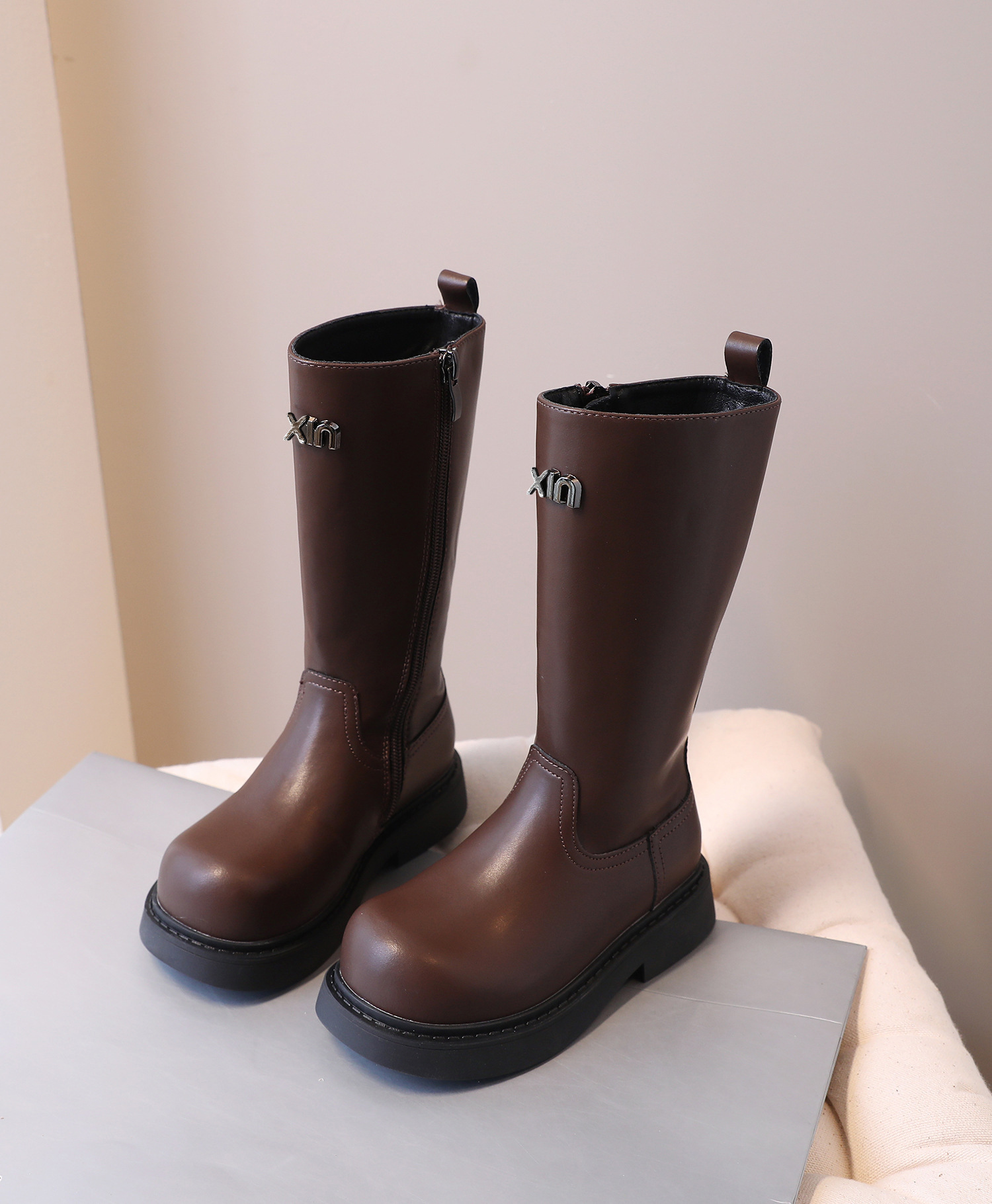 O1CN01OyZMFl1WTrtRD7omz_!!1989