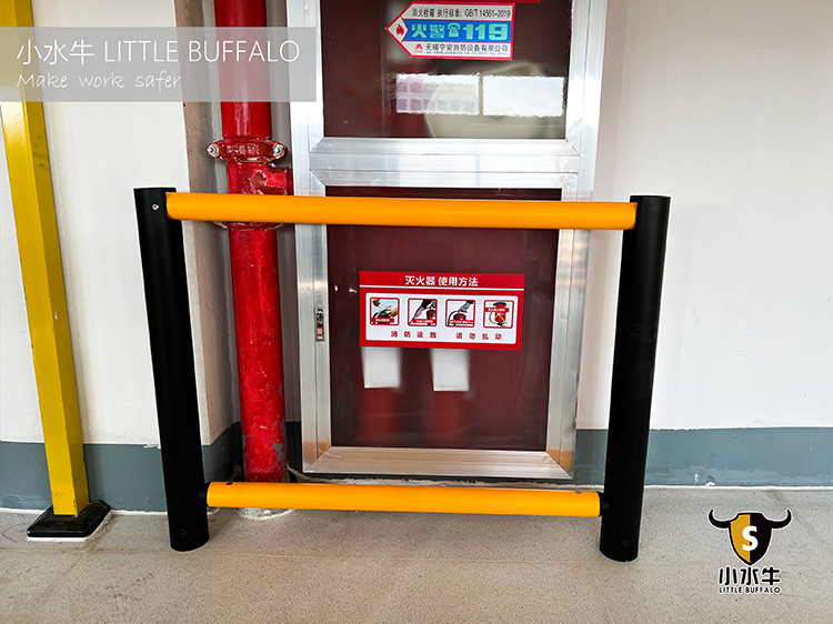 柔性护栏柔性防撞护栏弹性护栏高分子护栏货架护脚货架护角货架护栏工厂护栏车间护栏车间栏杆仓库护栏电梯护栏消防栓护栏电器柜护栏防撞柱防撞系统装卸平台护栏消防栓灭火器防护 (6).jpg