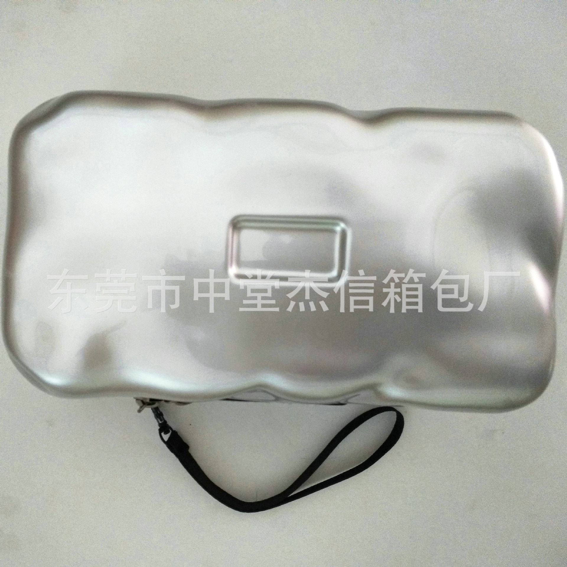 SKU_银色_19.00元_888884个可售