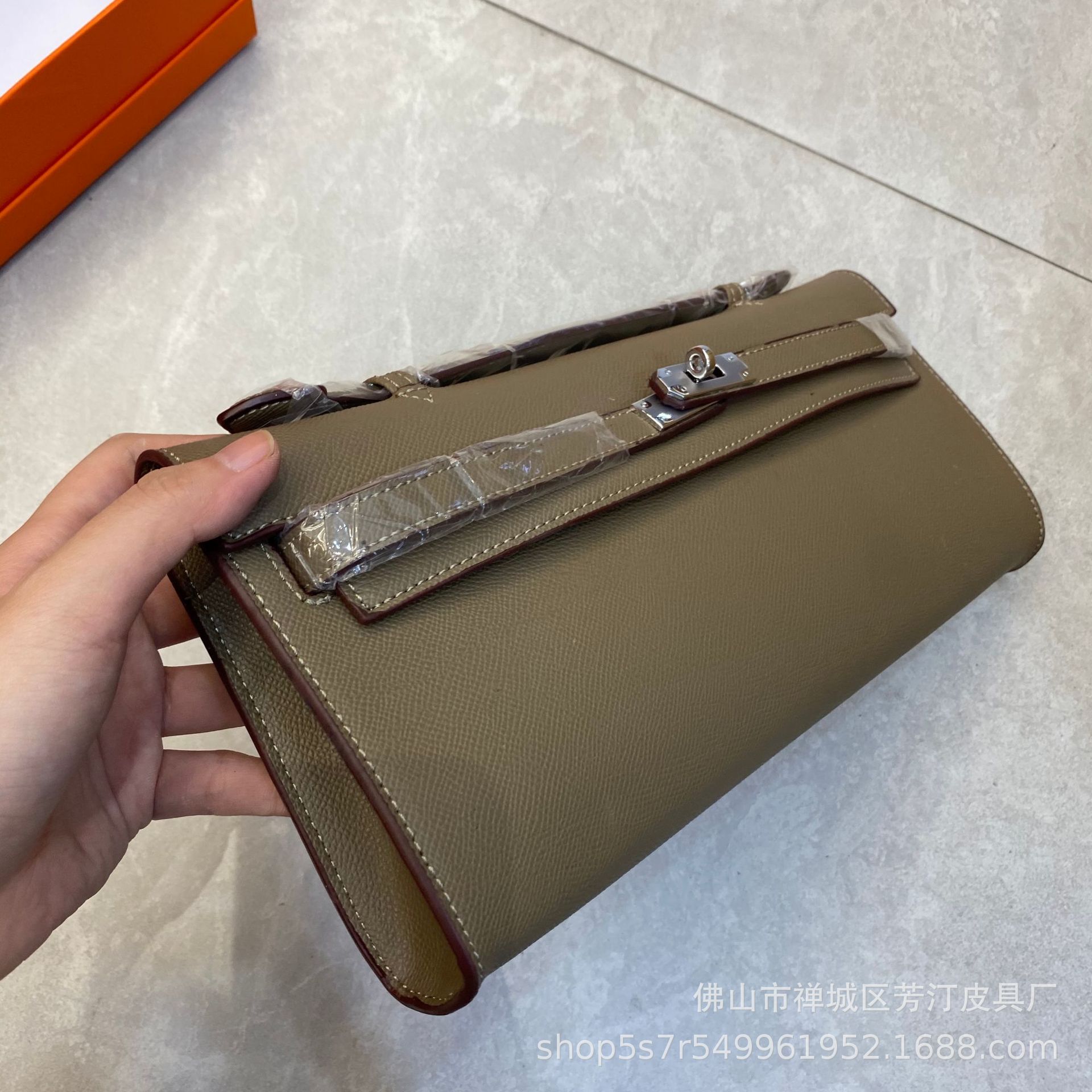 银扣凯莉钱包（盒斜挎