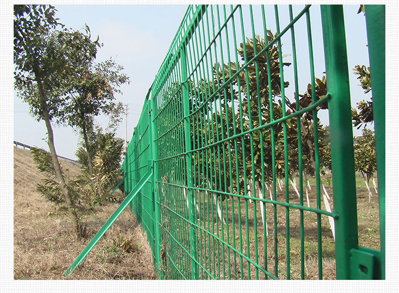 双边丝护栏_16.jpg