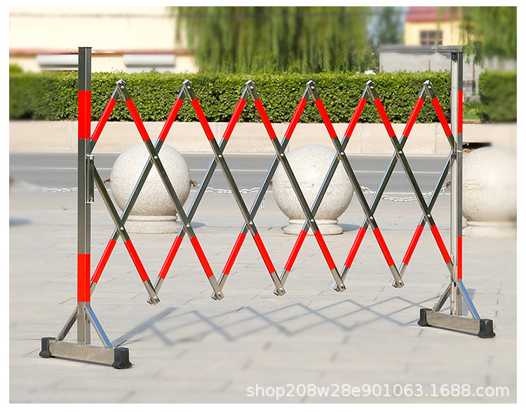 不锈钢伸缩围栏