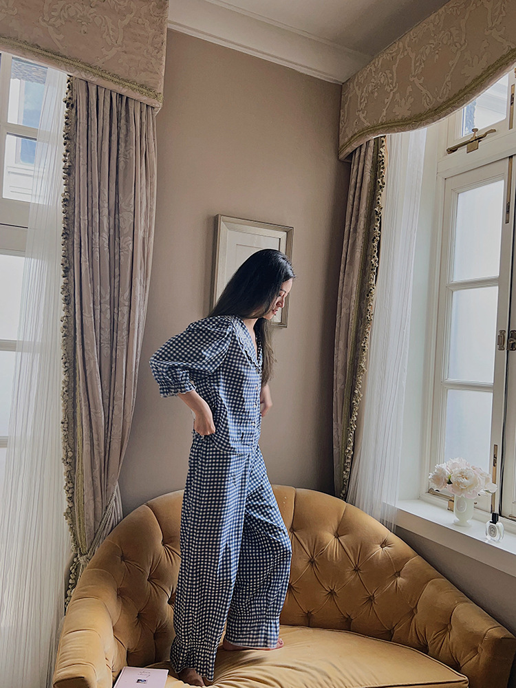 9C5FAA46-2AED-4720-BE6B-35A360