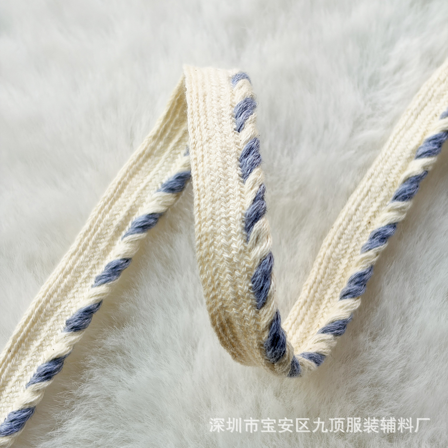 颜色 天蓝色斜纹