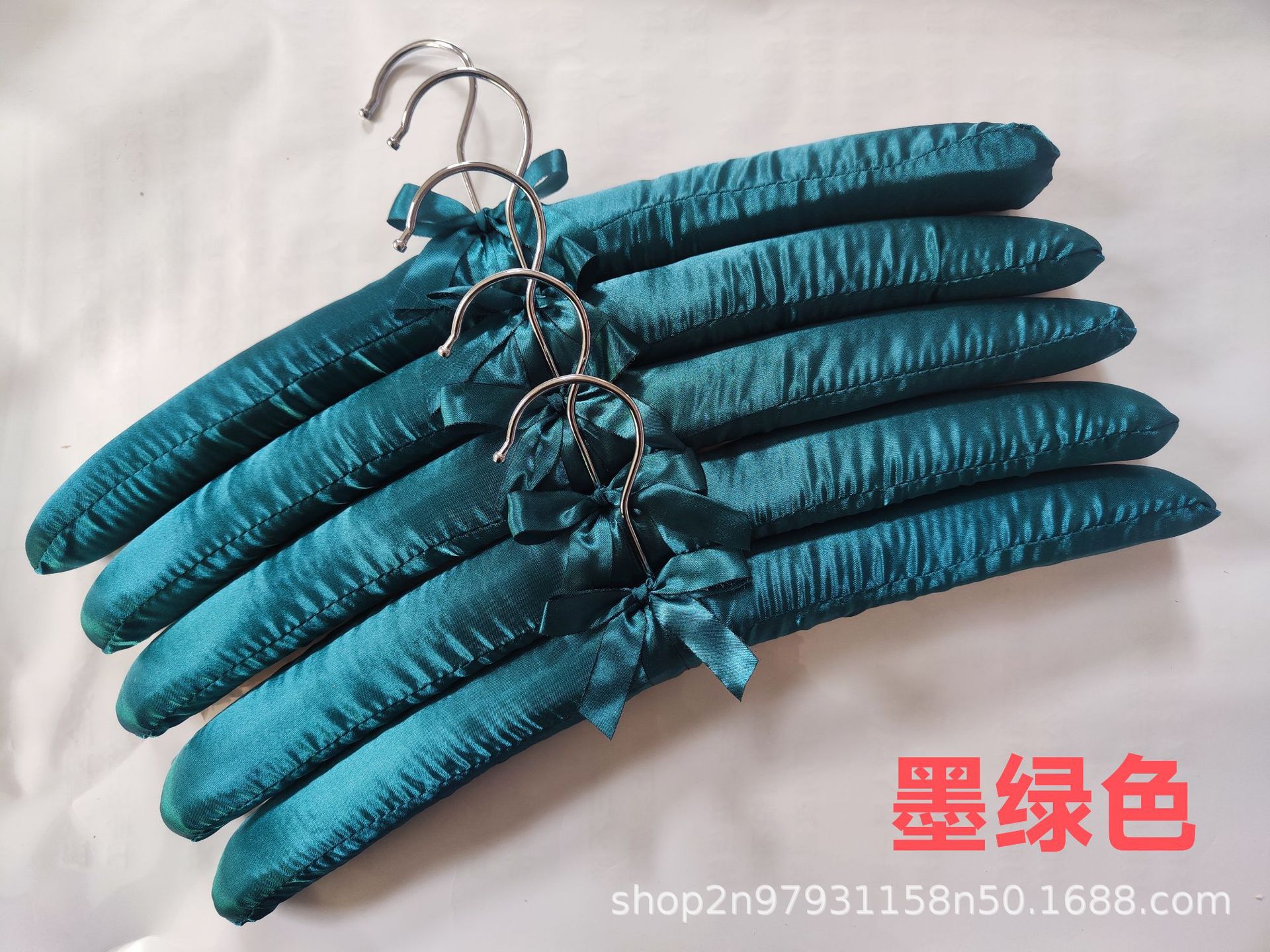 镀铬绸布衣架多种颜色