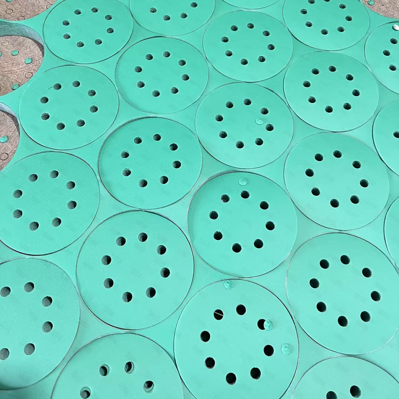 绿砂5寸8孔磨砂纸