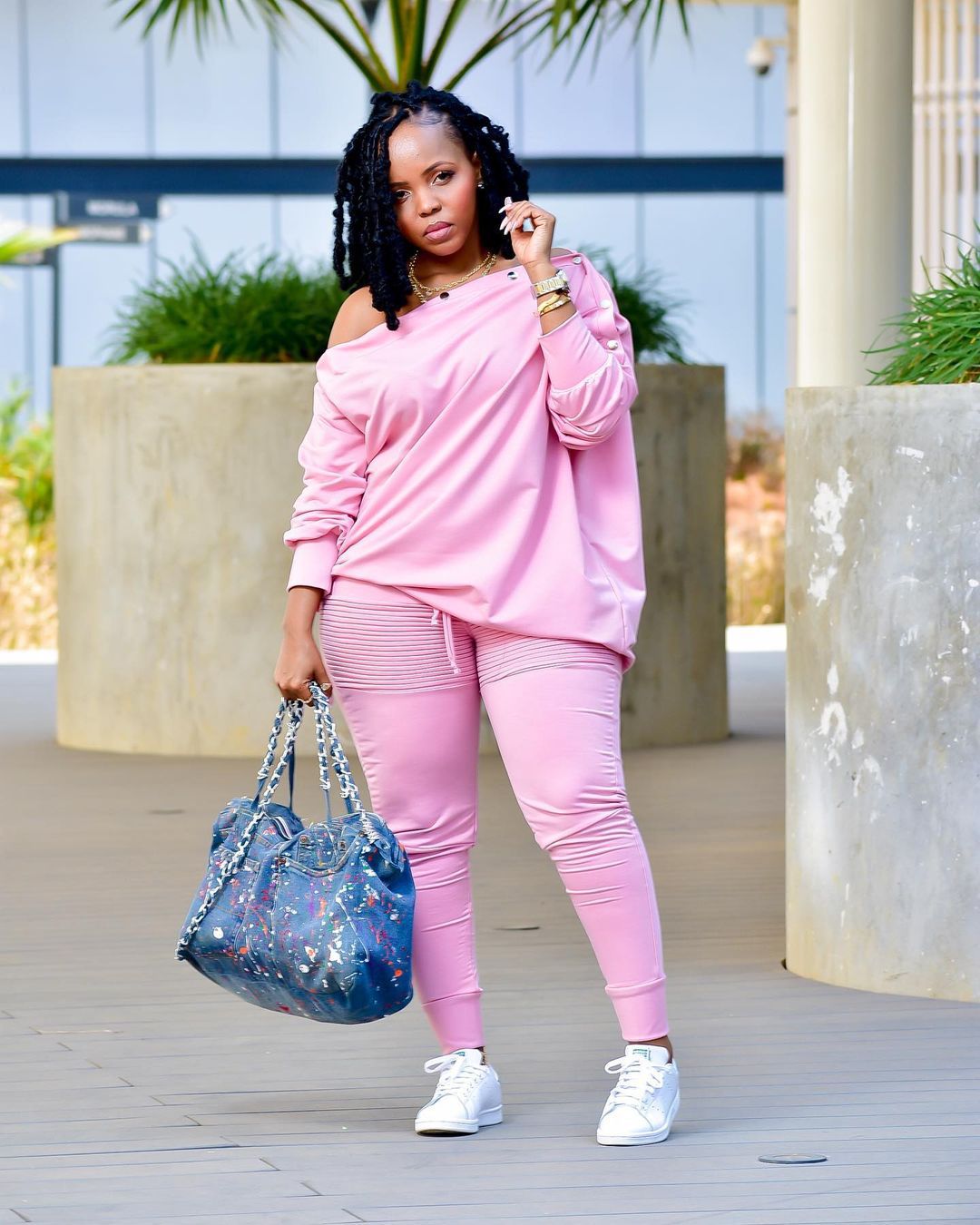 240700874_990260738424986_2789