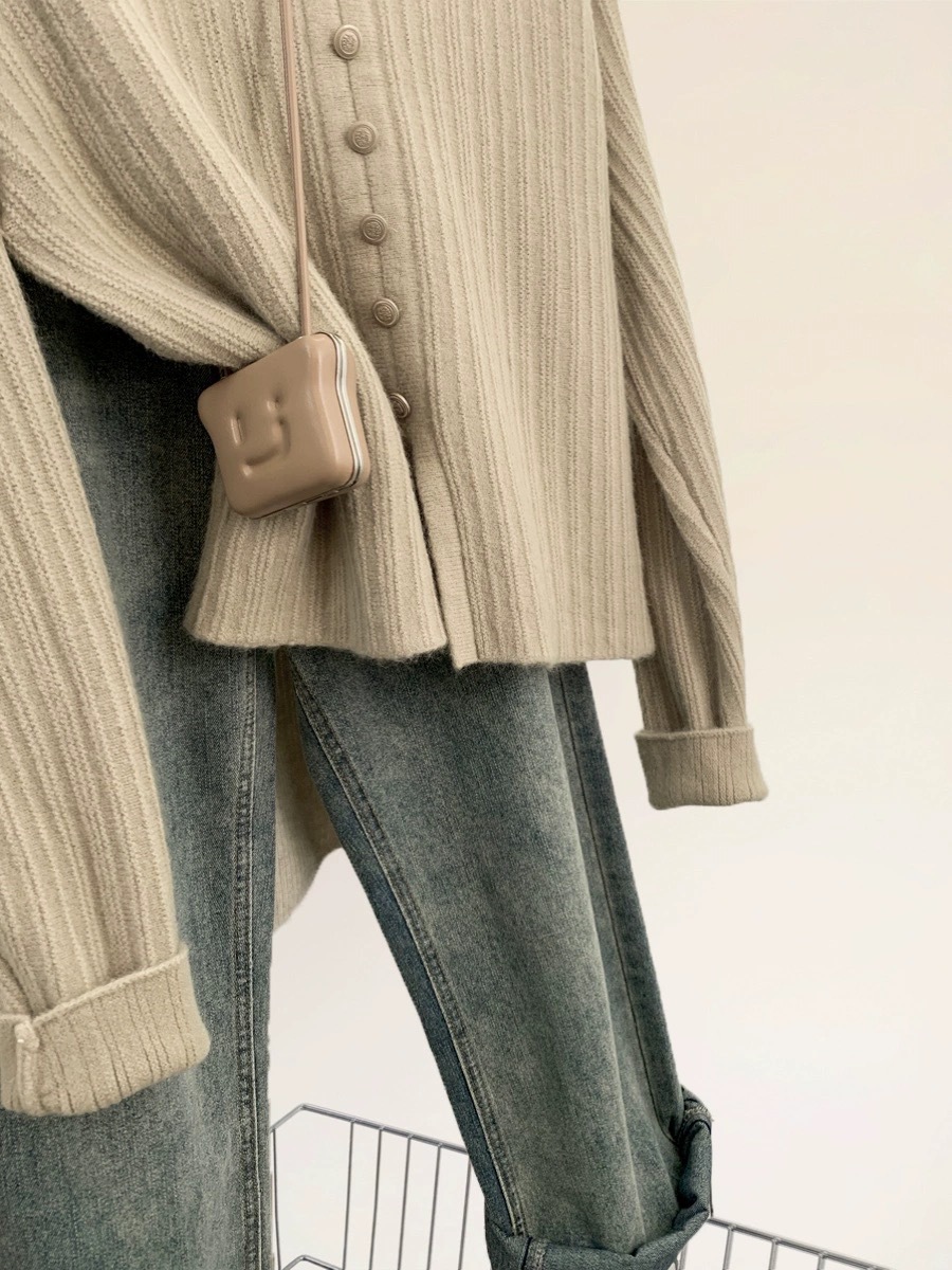 复制_秋冬v领仿羊毛针织衫女宽松显瘦内搭显瘦针.jpg?x-oss-process=image/format,png