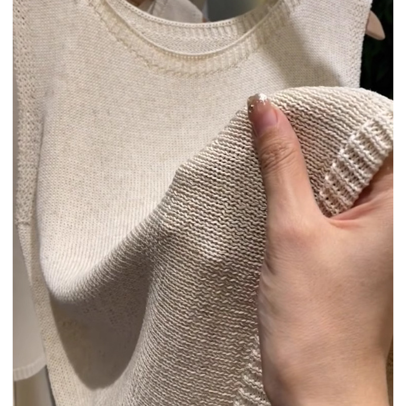 899