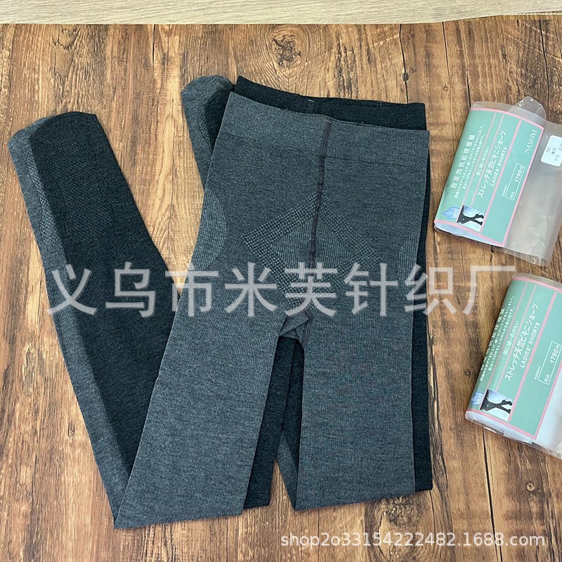 DAA89889F7372524BA727F9052B950