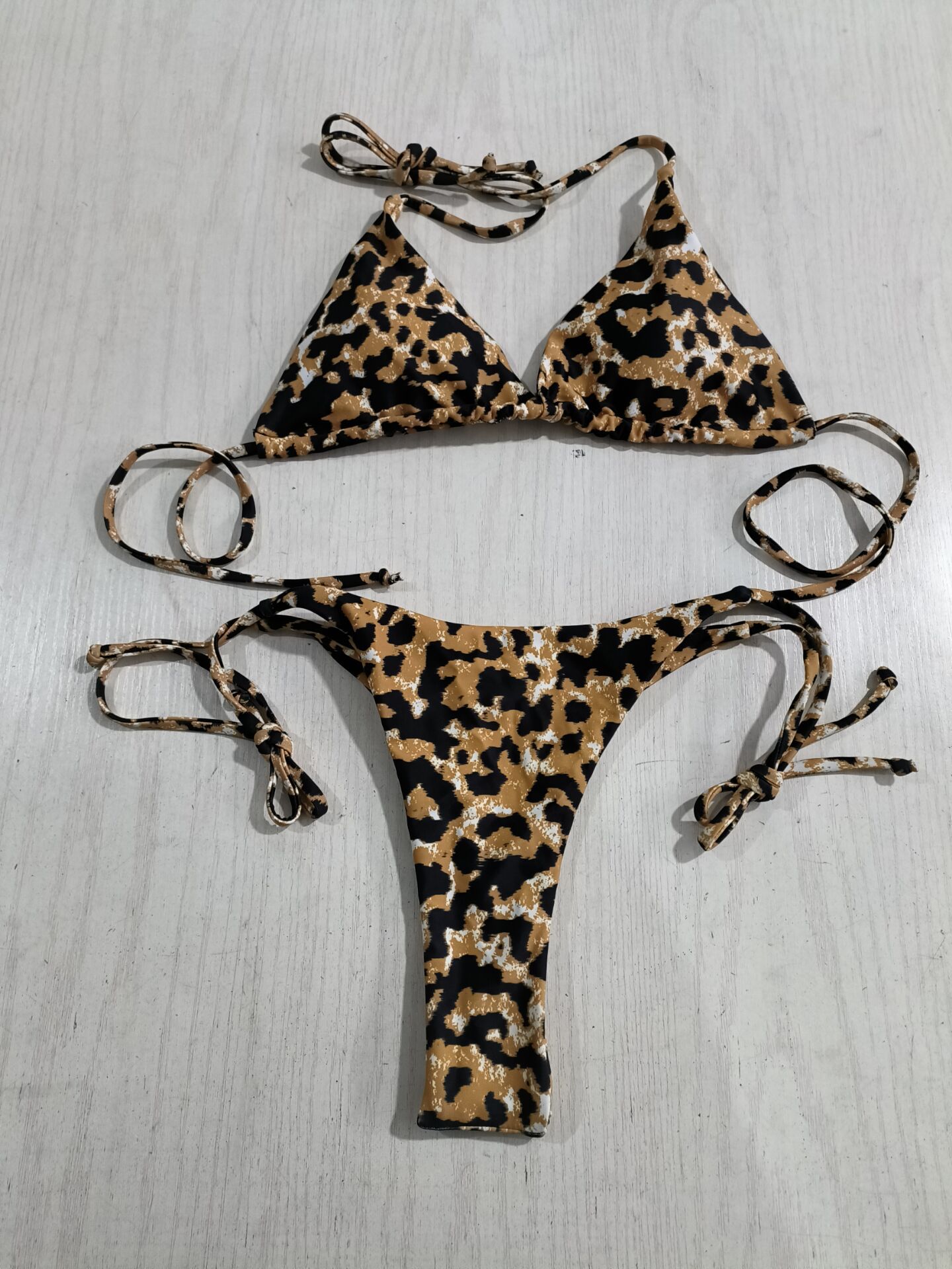 3D62B7AFC35CF76A9DF3D2C16A993D