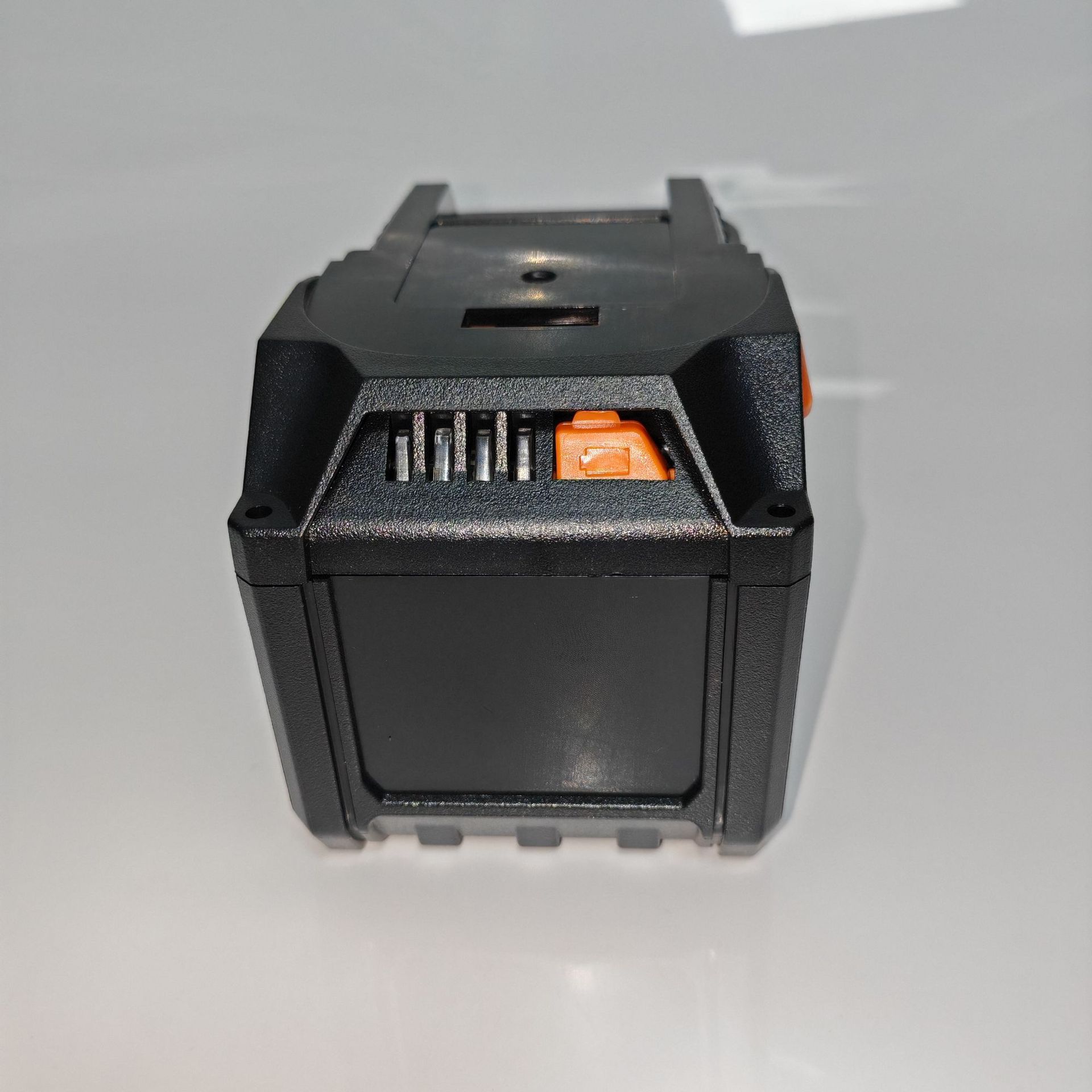 AEG-L1890R-15-186AL (43).jpg