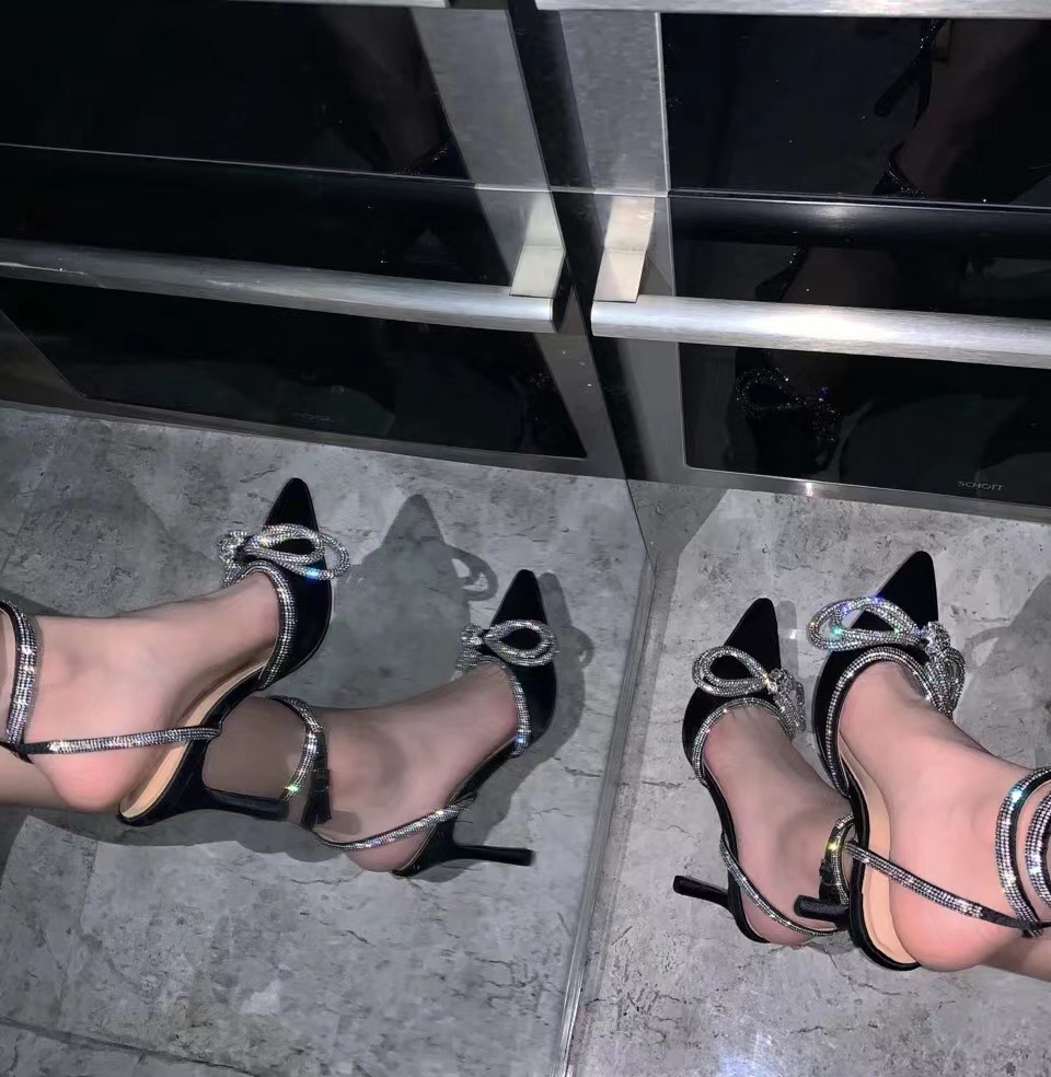 水钻细跟凉鞋女黑色绑带