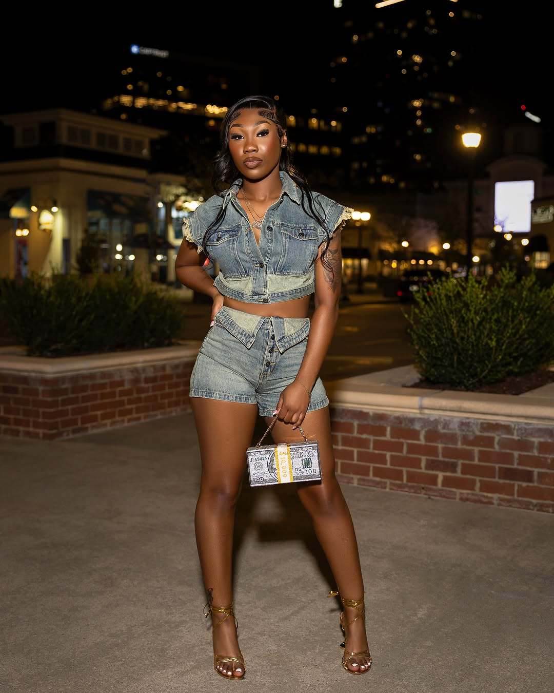 1ea321adbe89bcdb2e6ede97a8c631