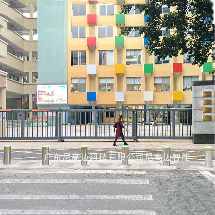 番禺学校阻车桩_L