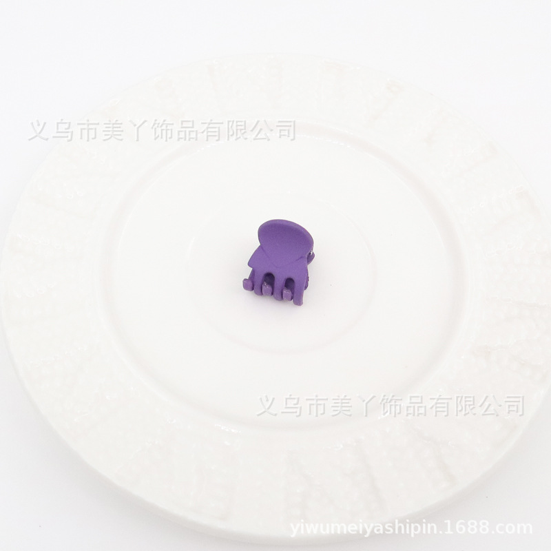 塑料磨砂喷漆小抓夹8.jpg