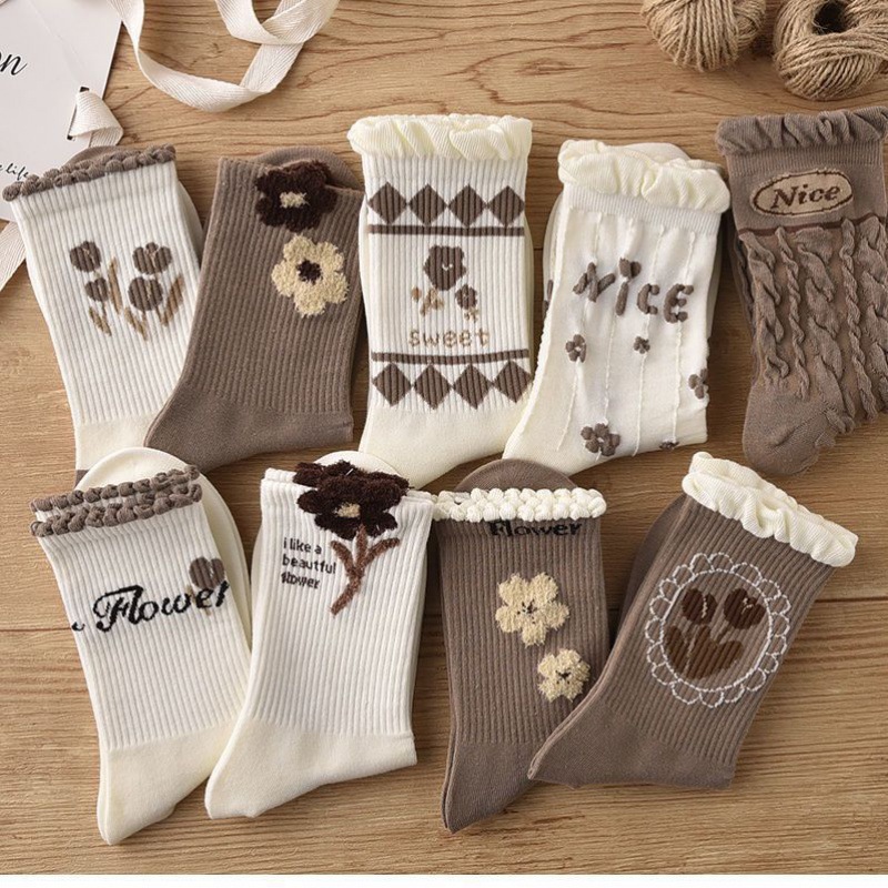 袜子女秋冬长筒袜百搭高颜值花边中筒森系毛绒花朵学生咖色ins