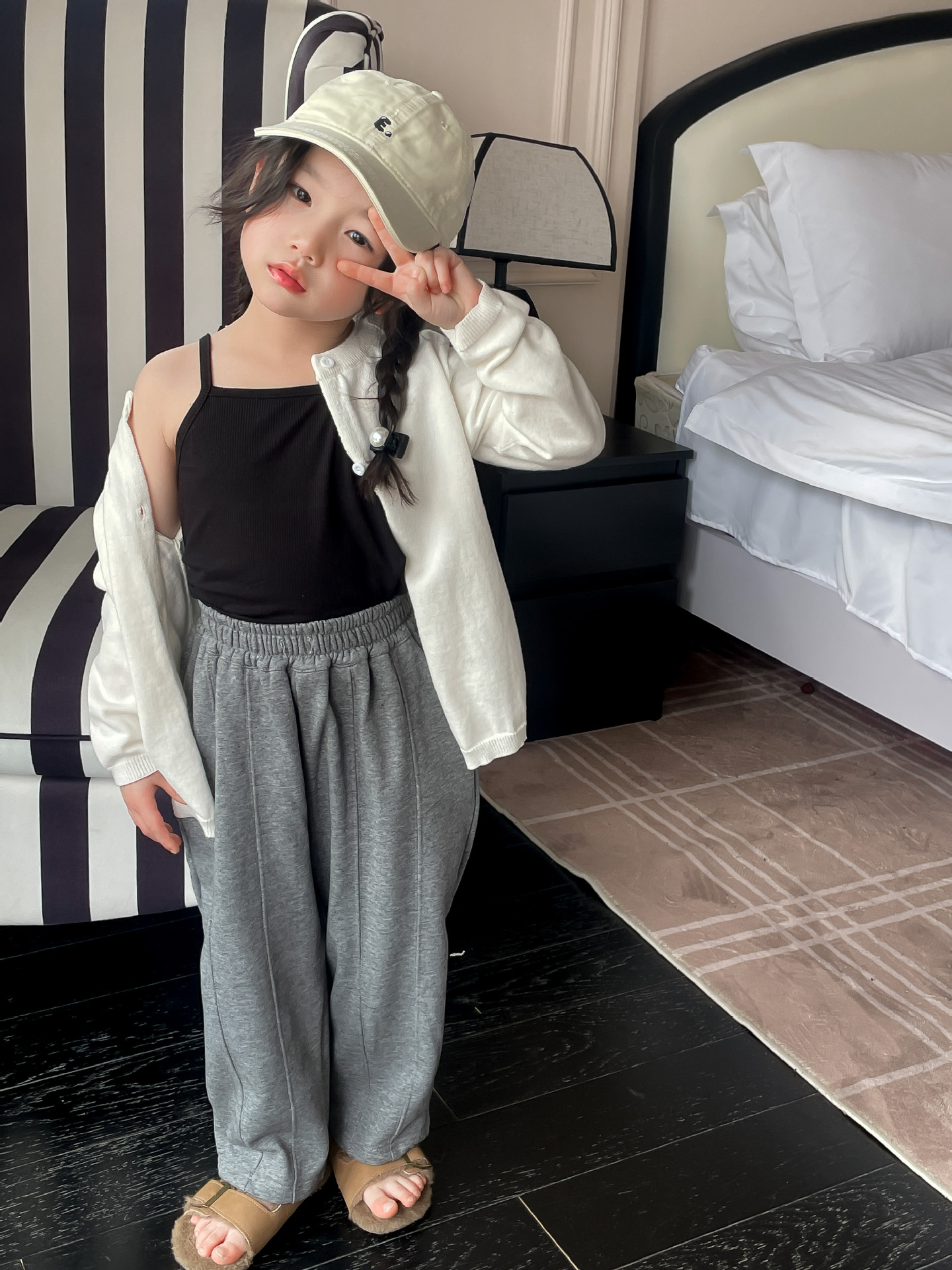 90EA4C61-FE7C-4354-8731-C242B4