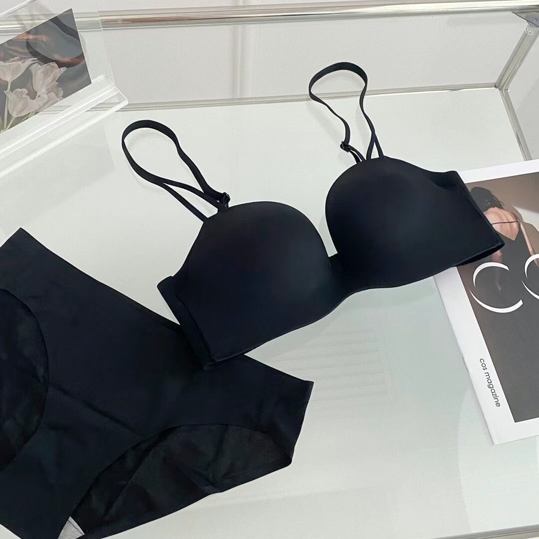 加厚显大内衣女小胸聚拢上托收副乳胸罩无钢圈防下垂平胸文胸套装