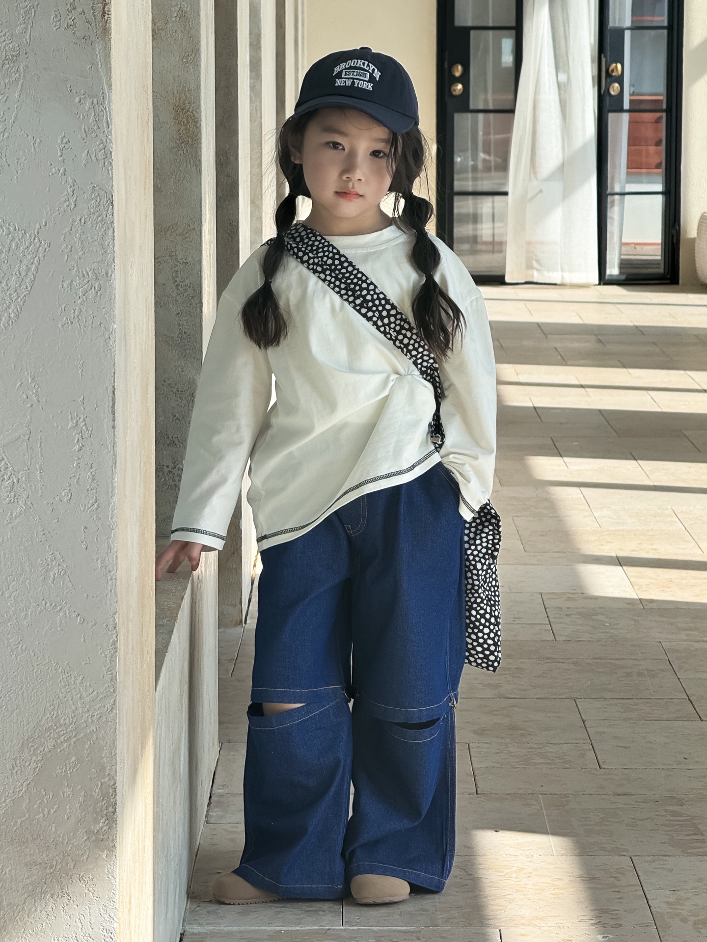 DF8833A9-1913-40F8-9729-83D1FB