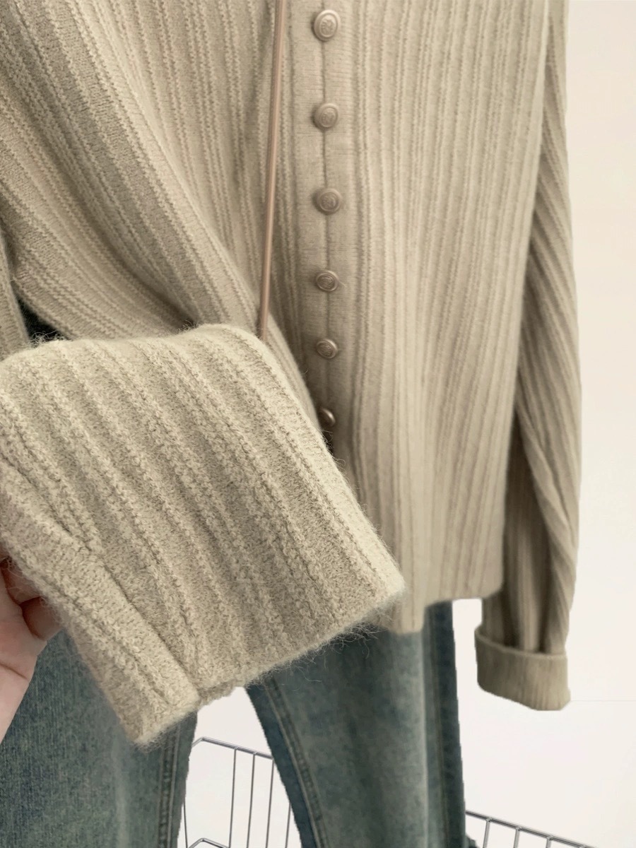 复制_秋冬v领仿羊毛针织衫女宽松显瘦内搭显瘦针.jpg?x-oss-process=image/format,png