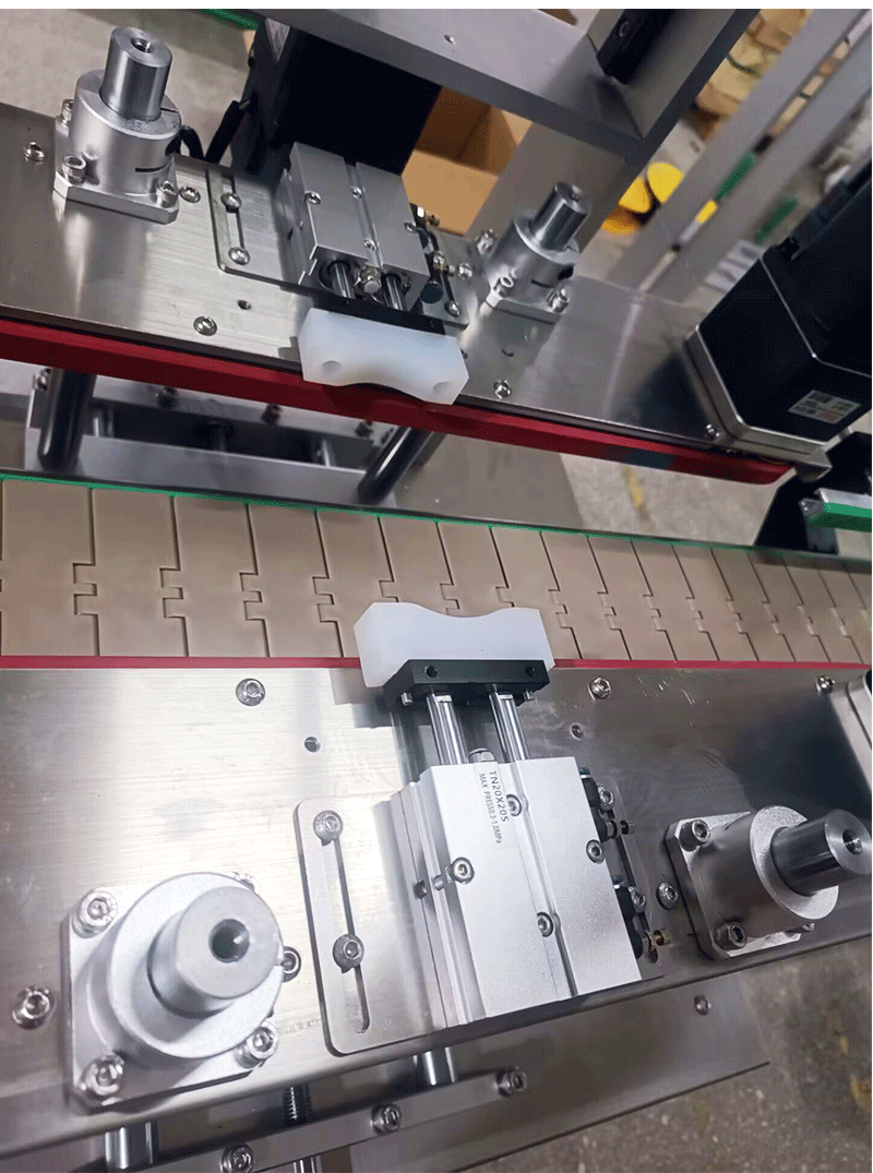 4头跟踪灌装机细节_05