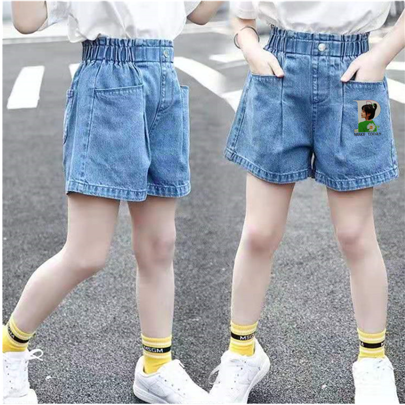 春意女孩新短裤