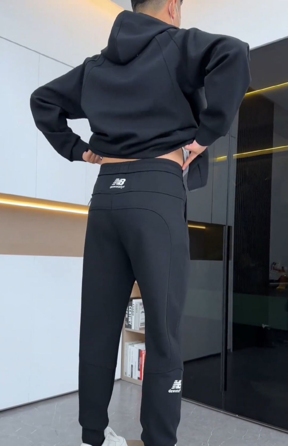 09dfeec6-b009-4c4f-977d-610c69cbdc7d.jpe