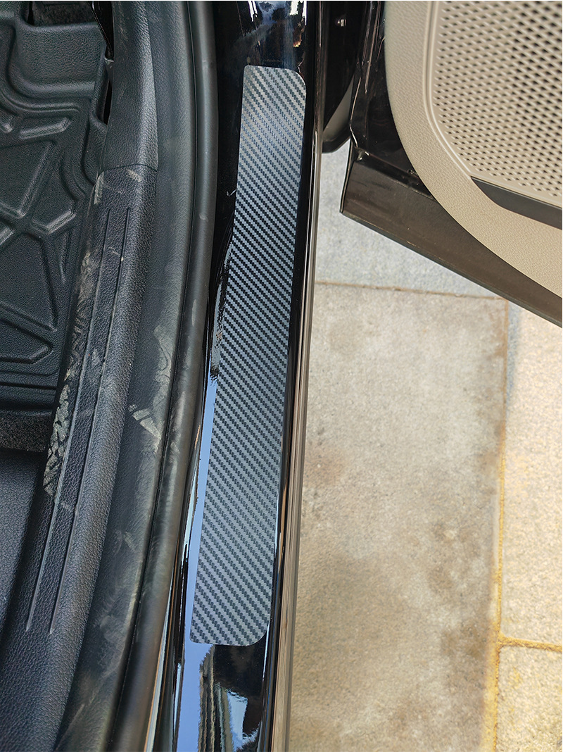 碳纤黑门槛装车 (6).jpg