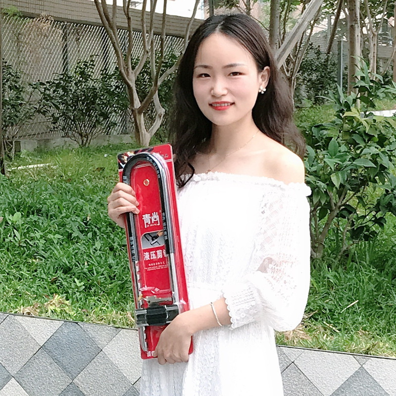 主图人拿U锁的01