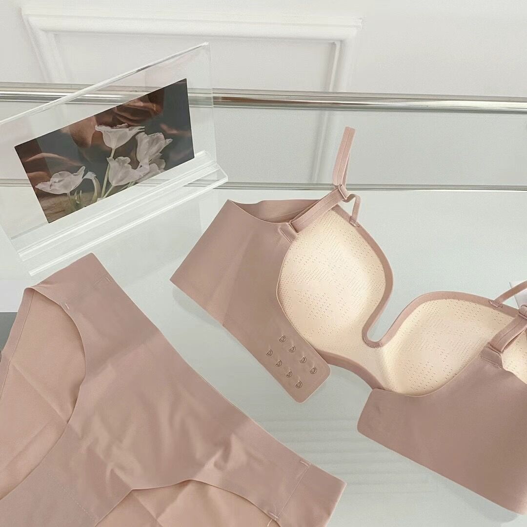 加厚显大内衣女小胸聚拢上托收副乳胸罩无钢圈防下垂平胸文胸套装
