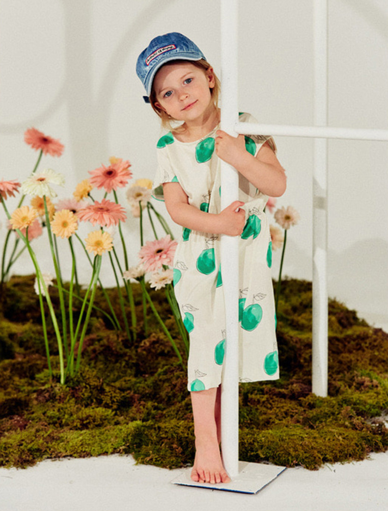 满印苹果连衣裙模特图_03