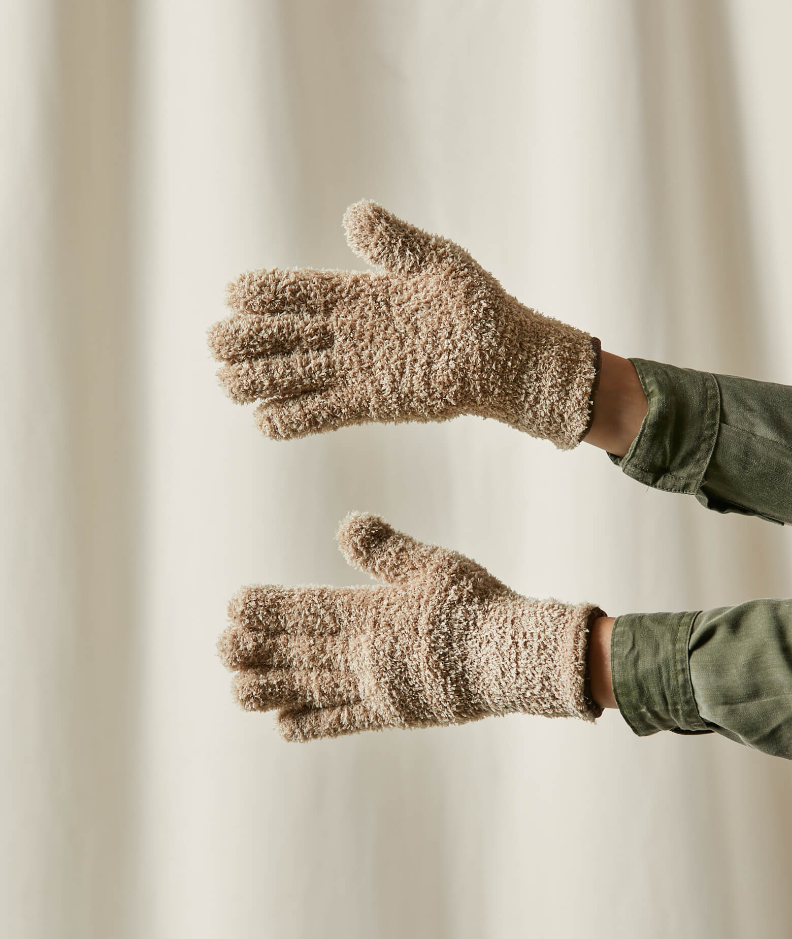 bloomscape_microfiber-dusting-