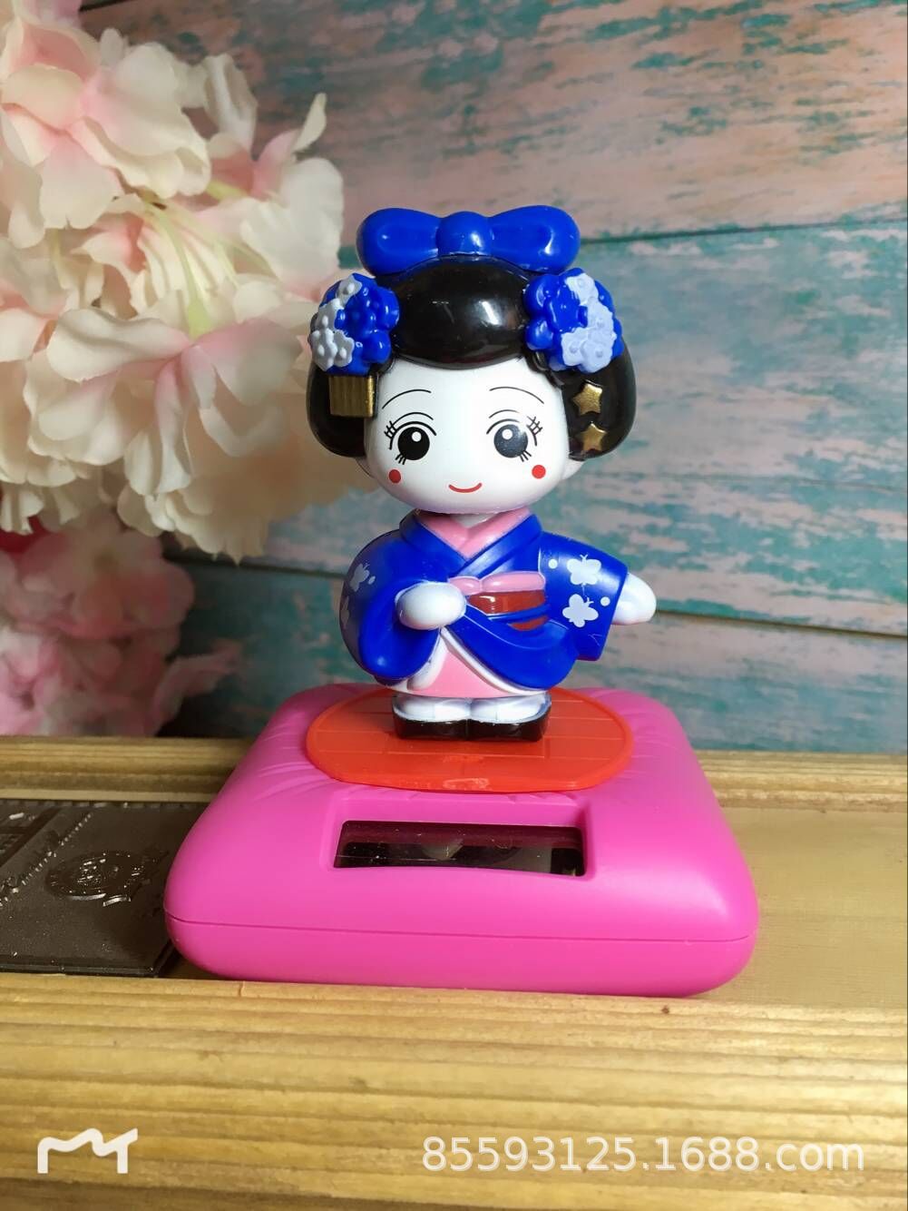 Danza solar creativa chica sacudiendo la cabeza asintiendo muñeca Ge Ji decoración de interiores linda mujer Kimono Doll