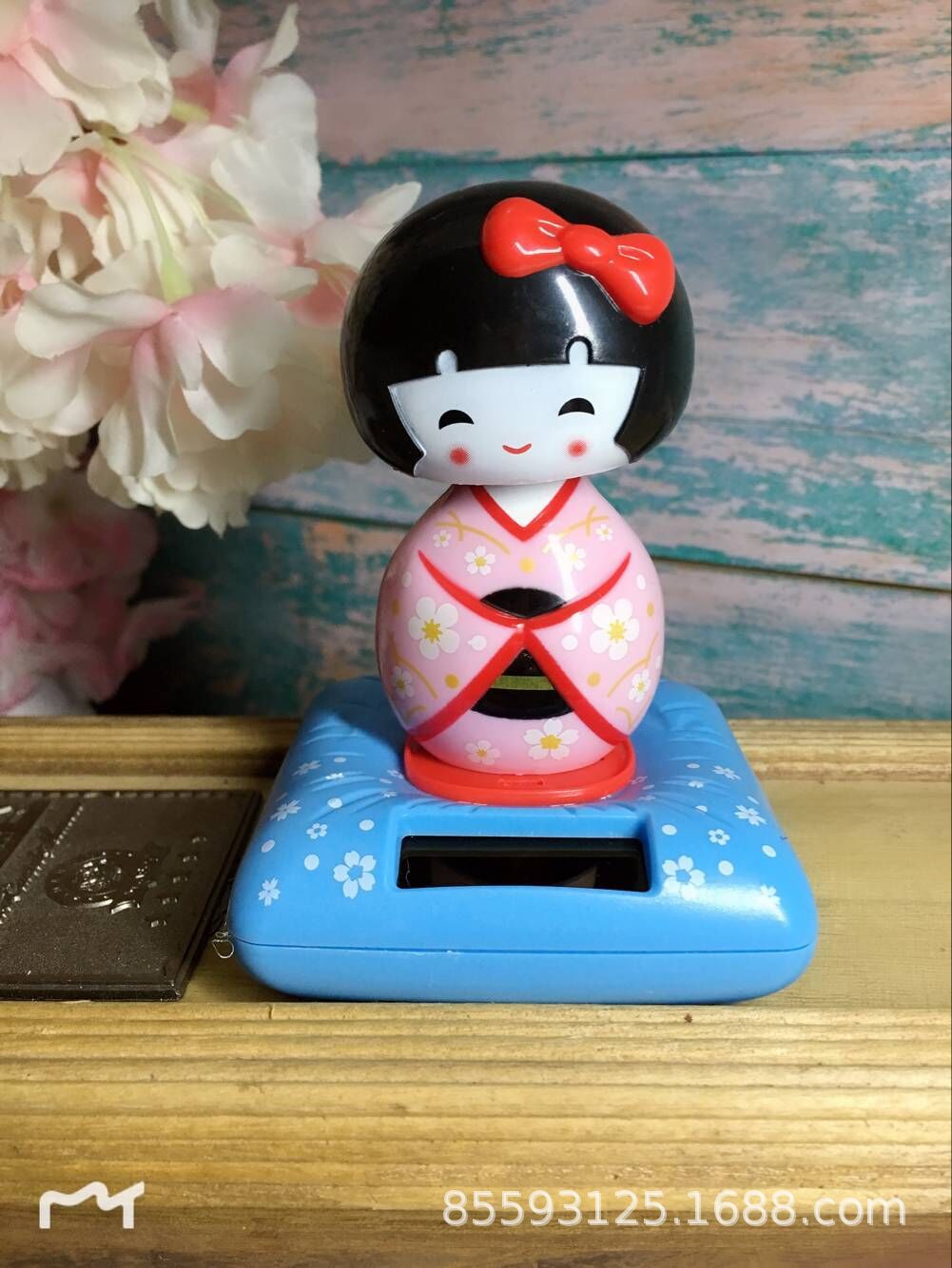 Danza solar creativa chica sacudiendo la cabeza asintiendo muñeca Ge Ji decoración de interiores linda mujer Kimono Doll