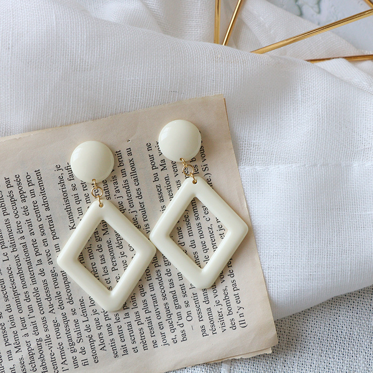 cream retro geometric earrings