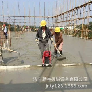 4米小型手扶混凝土路面振捣尺 混凝土路面振动尺批发 手扶振平尺