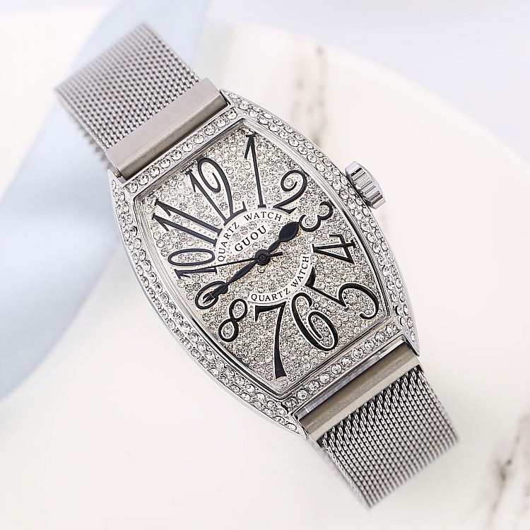Clearance Sale, No Returns or Exchanges, Vintage European Barrel-Shaped Full Diamond-Studded Women's Watch, Trendy Magnetic Strap Women's Watch