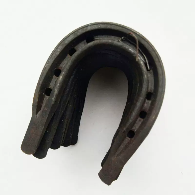 马掌马钉 马蹄铁马掌铁马术配件蹄铁 马具蹄铁马掌