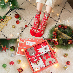新しい冬のクリスマスの靴下のジャカードの全綿の女性の靴下の立体の耳の大きい赤い靴下のギフトボックスのセットの卸売り
