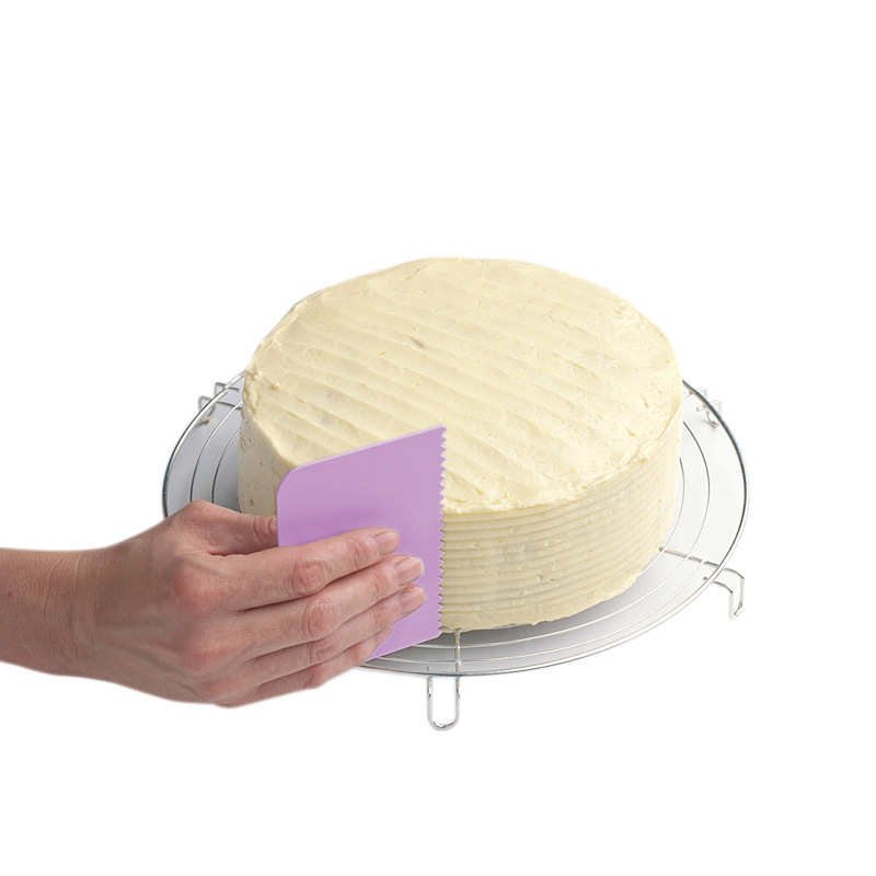 Plástico trapezoidal pequeño diente puntiagudo grande diente puntiagudo diente redondo conjunto de tres piezas pastel crema raspador herramienta para hornear