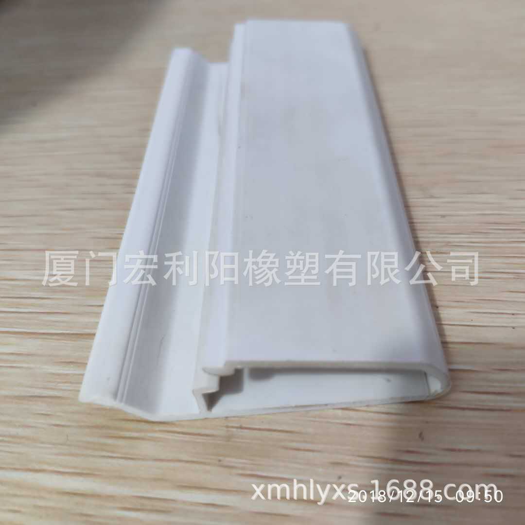 PVC挤出异型材 PVC共挤型材 PVC冷顶超大型材厂家直销
