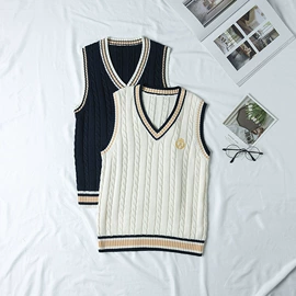 女式衬衫;半身裙;领带