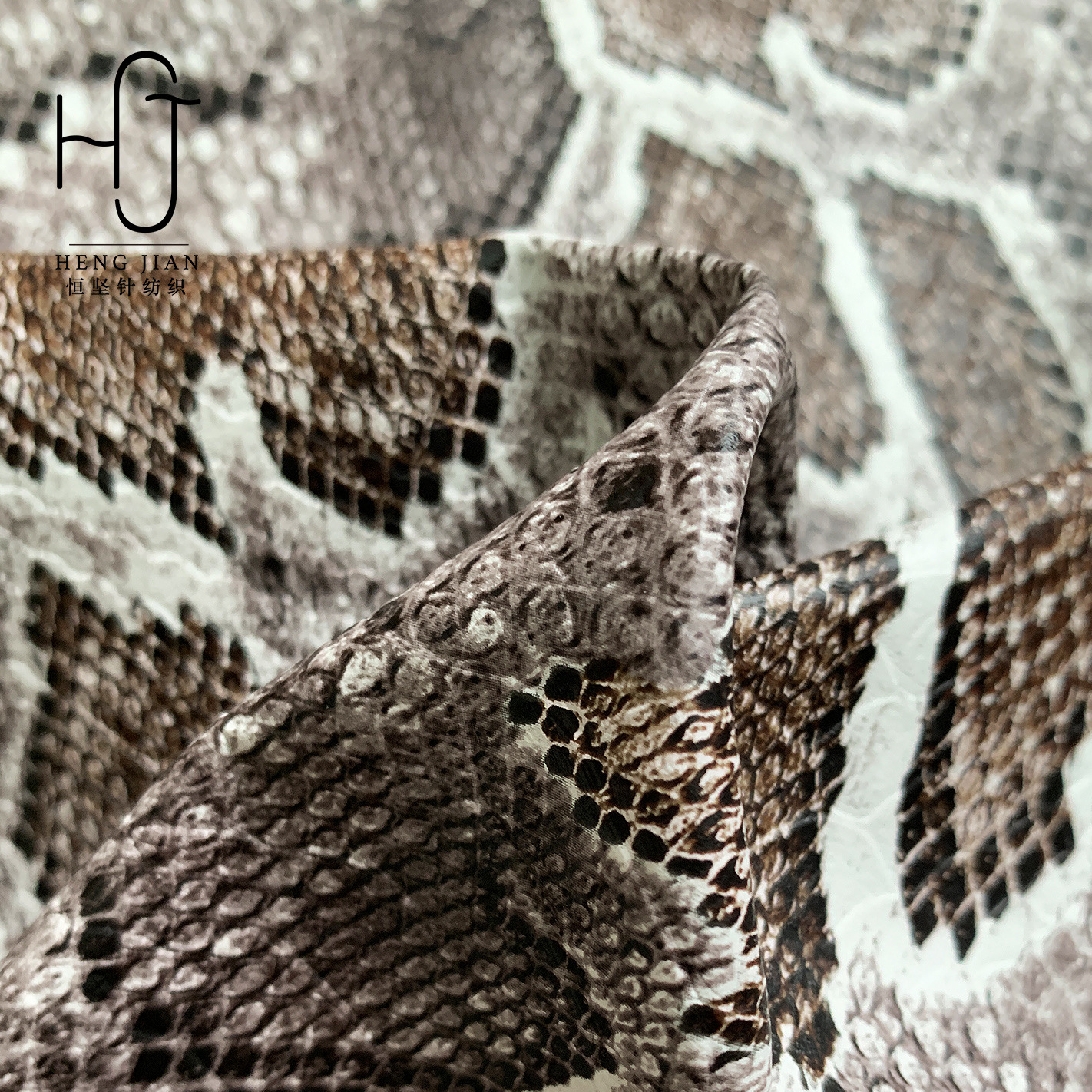 莽蛇纹 贴面印花 Pu人造革面料