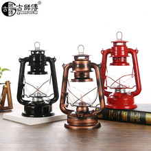欧式仿古老式油灯 古铜色提手煤油灯 做旧马灯铁艺拍摄道具 批发