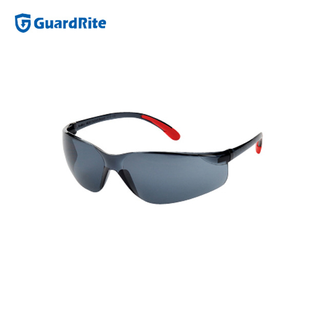 厂家一手货源大量批发PC材质防冲击防飞溅防护眼镜