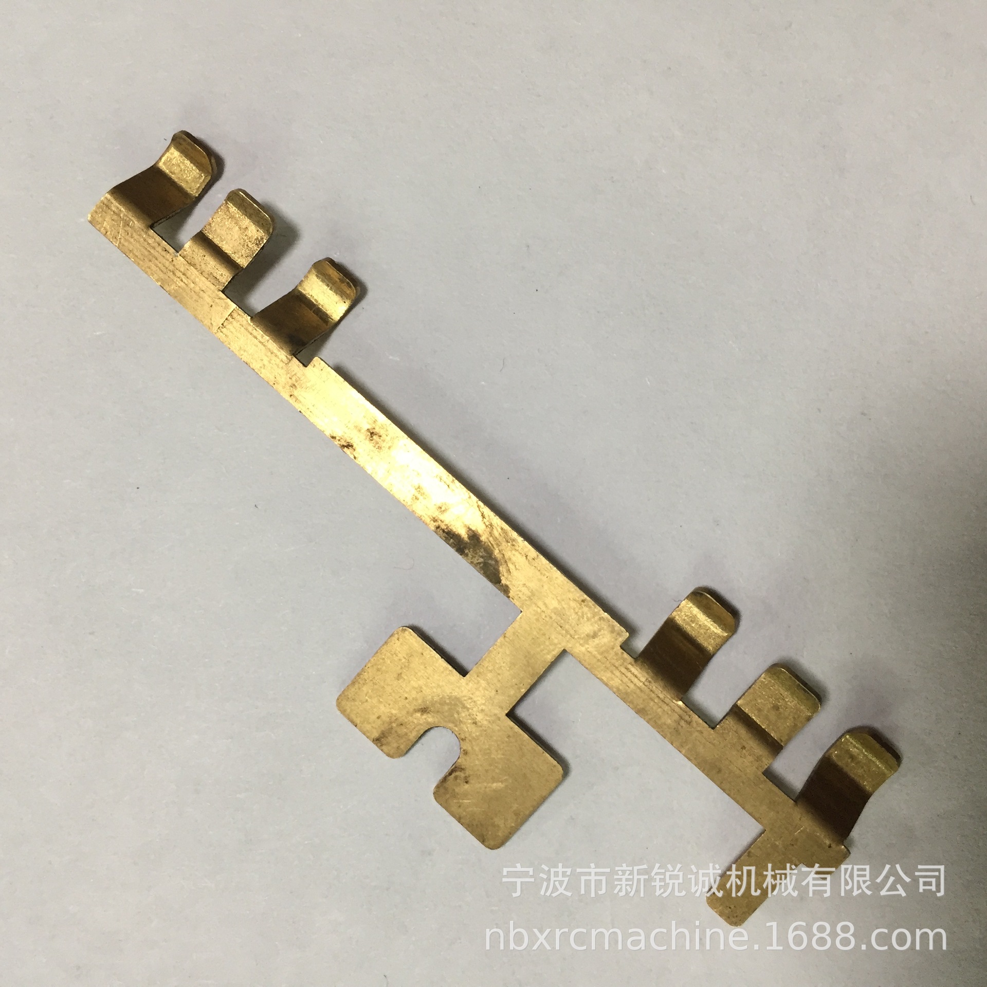 供应五金类冲压件  电器配件冲压  来图来样可开发  量大价优