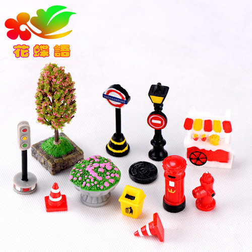 Directional sign, street lamp, mailbox, fire hydrant, trash can, flower bed, traffic cone, street view, handicrafts, resin gift, decorative item