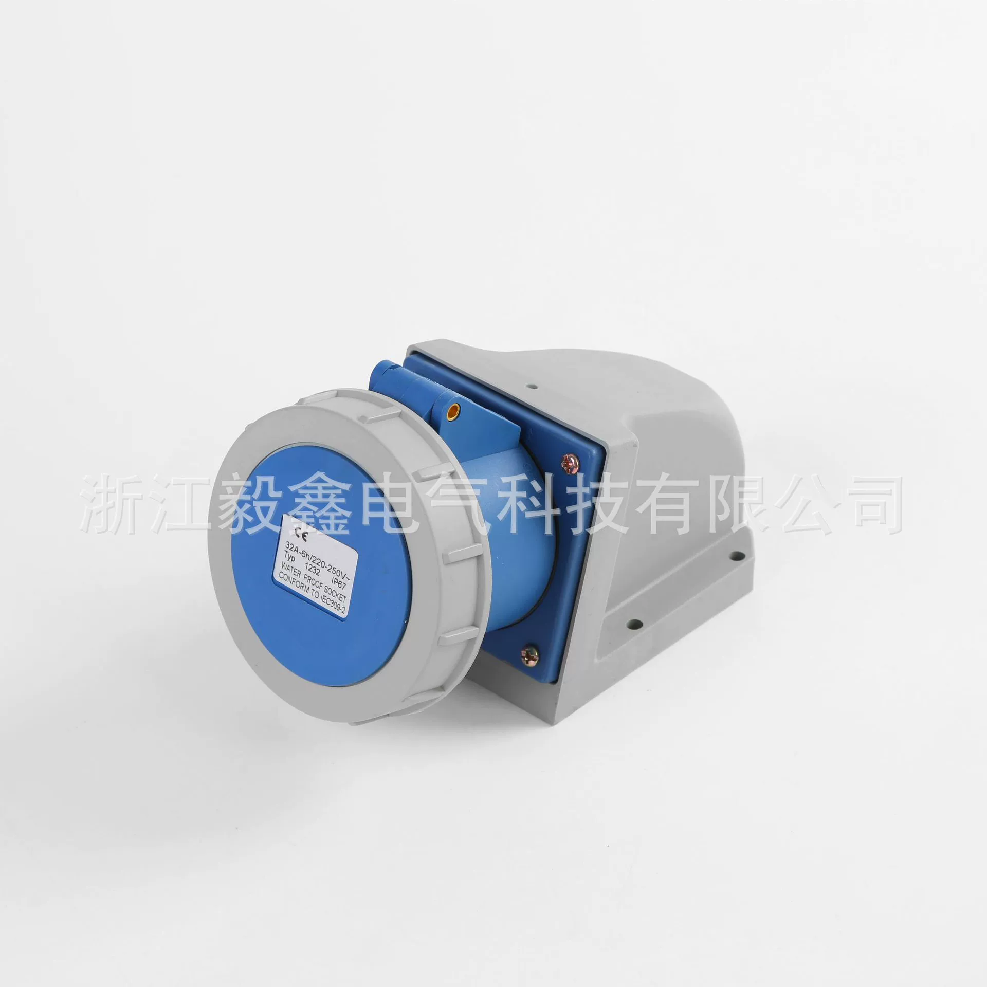 3-Вырежьте сердцевина 16А промышленное открыт-установленное гнездо 1132Н сильнотокового ИП67 гнезда водоустойчивое промышленное